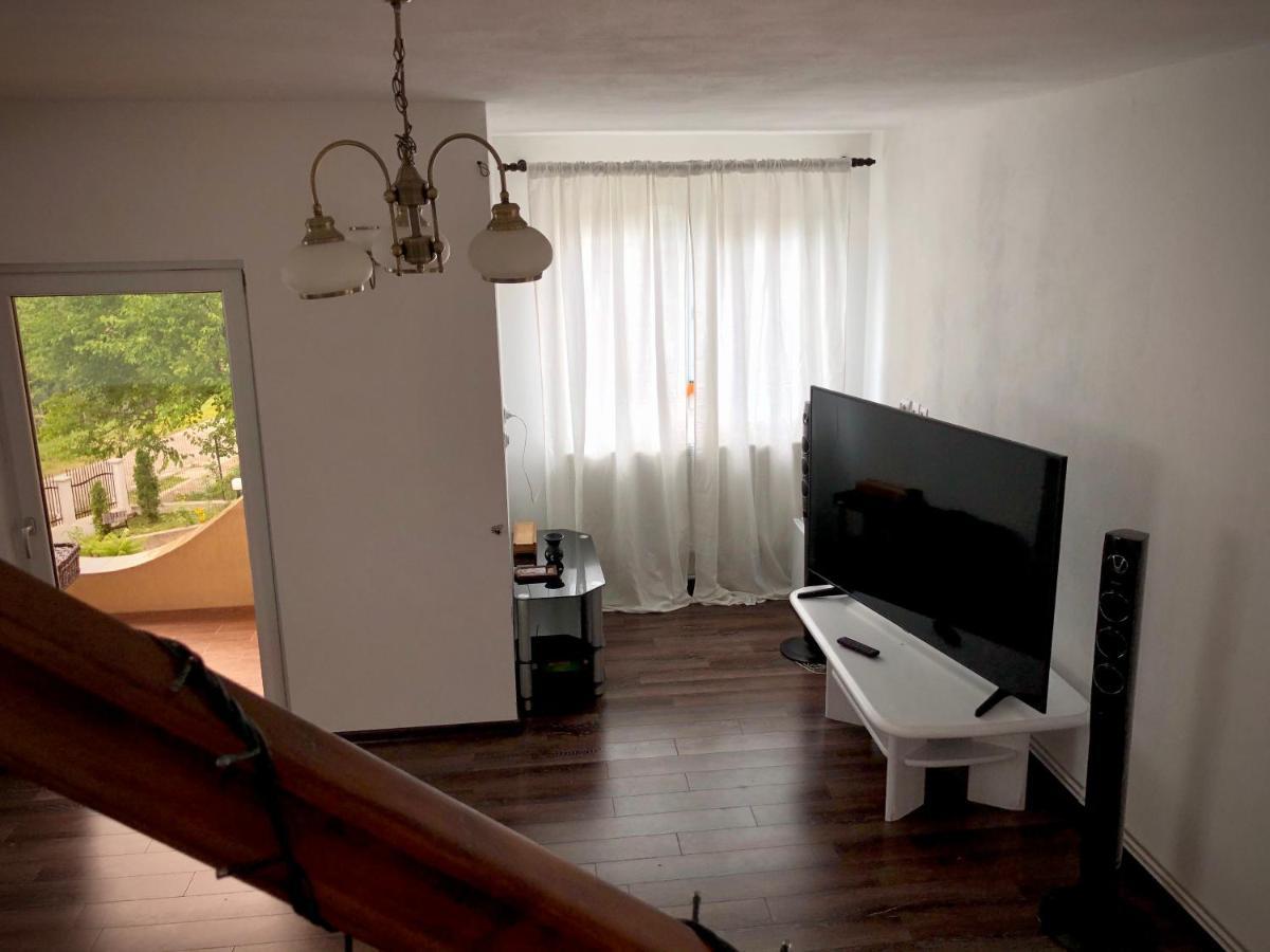 Casa Paunescu Milostea Exterior photo